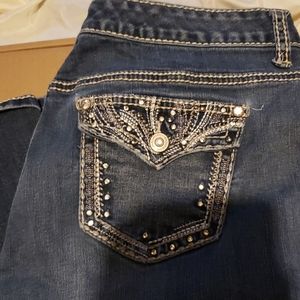Maurices 13/14 capri jeans